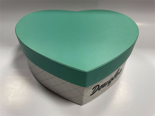 CMYK 硬いギフトボックス 緑色の心臓形紙箱 磁気閉塞
